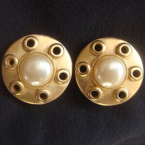 Vintage ERWIN PEARL Matte Satin Gold Tone Faux Pearl Statement Clip Earrings